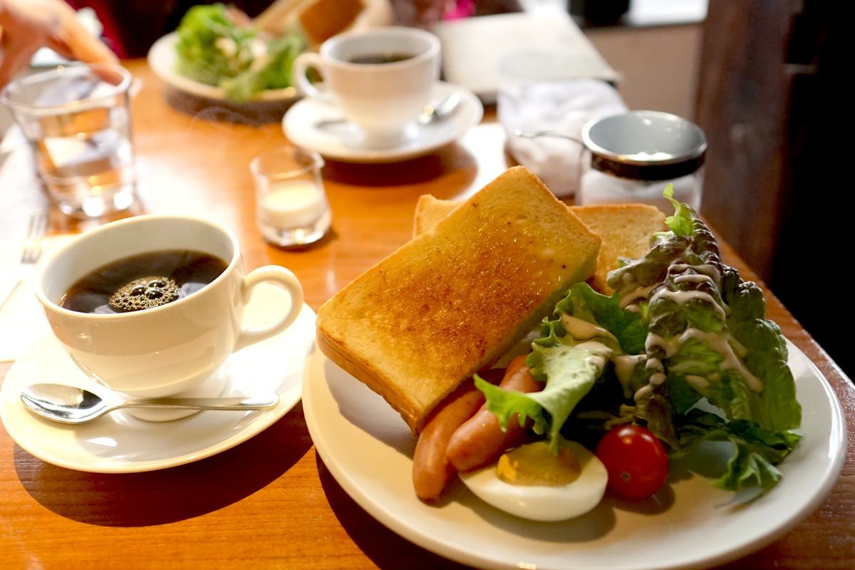 朝食行きましょう。