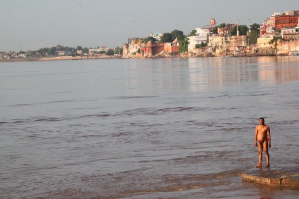 ガンジス河 バラナシ ガンジス河 バラナシ
