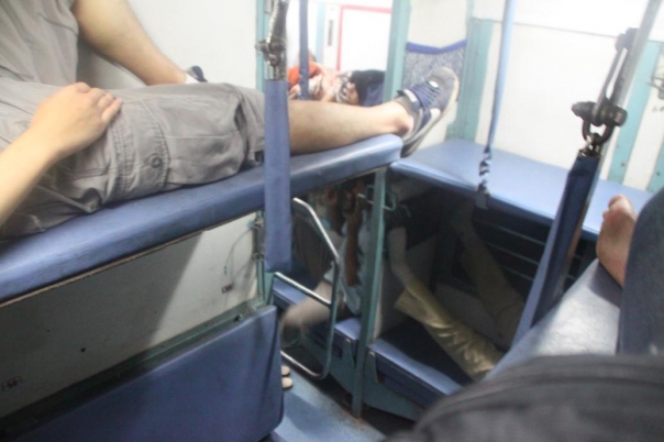 インド 電車 インド 電車