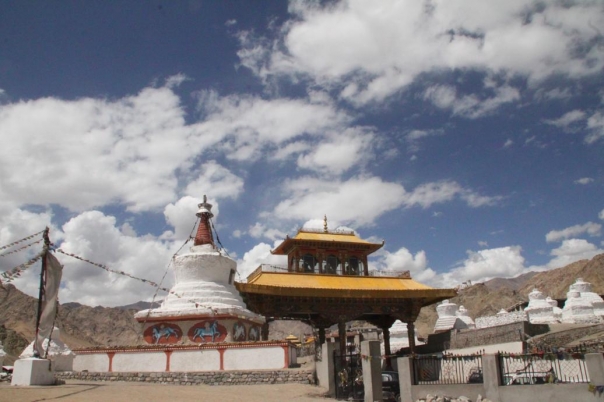 レー　ラダック　ティクセ