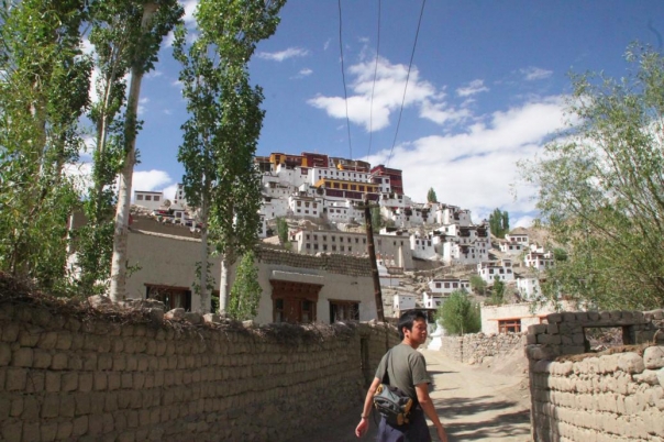 レー　ラダック　ティクセ