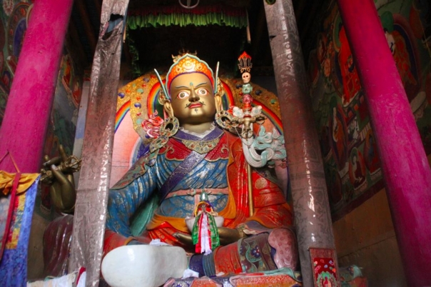 レー　バイク　ラダック