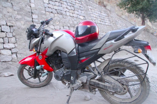 バイクでラダック、へミス、シェイに行く。