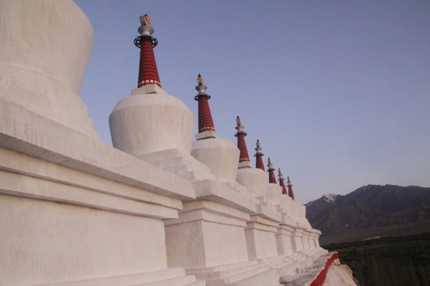 レー　バイク　ラダック