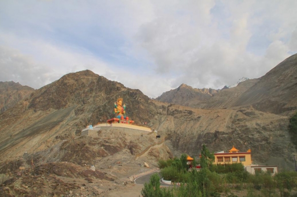 ヌブラ　インド　ラダック