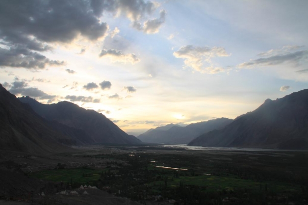 ヌブラ　インド　ラダック