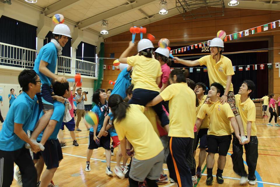 《今週の土曜日、外国人、日本人交えた運動会を開きます。》